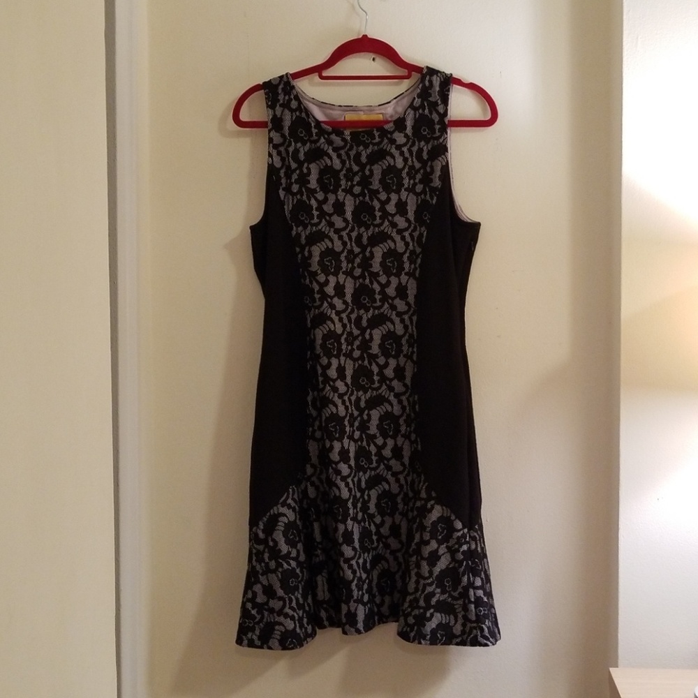 Formal yet sexy dress that hugs your curves